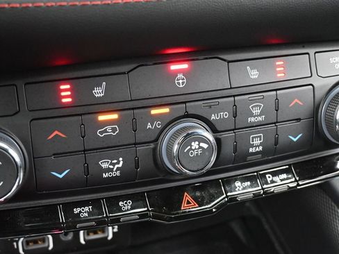 Used 2023 Dodge Durango R/T image 23