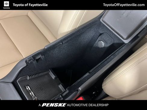 Used 2024 Cadillac XT4 Premium Luxury w/ Technology Package AWD/4WD image 42