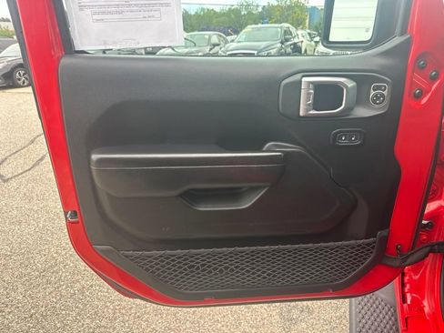 Used 2020 Jeep Wrangler Sport AWD/4WD image 13