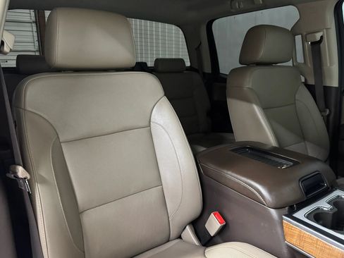 Used 2019 GMC Sierra 2500 SLT w/ Duramax Plus Package AWD/4WD image 16
