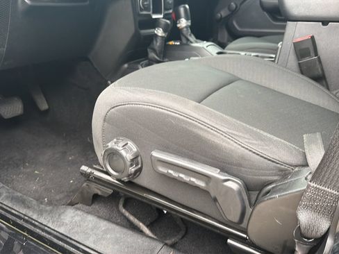 Used 2020 Jeep Wrangler Unlimited Sport AWD/4WD image 22