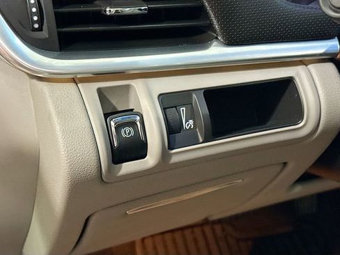 Used 2016 Cadillac XTS Luxury w/ Driver Awareness Package image 11