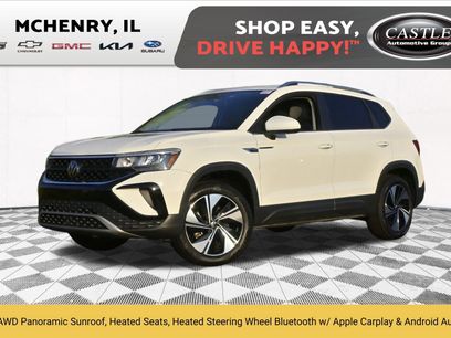 Used 2024 Volkswagen Taos SE w/ Panoramic Sunroof Package