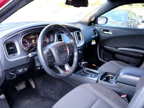 Used 2020 Dodge Charger SXT w/ Blacktop Package image 16