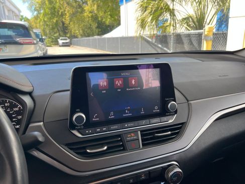 Used 2025 Nissan Altima 2.5 SR image 20