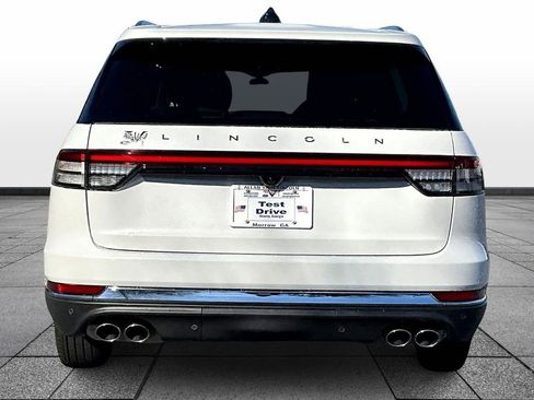 New 2026 Lincoln Aviator 2WD image 4