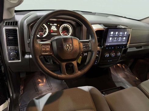 Used 2019 RAM 1500 Classic SLT image 36