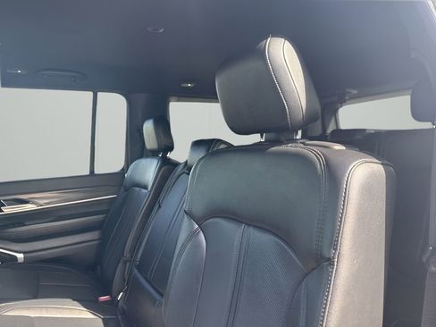 Used 2024 Jeep Wagoneer Series II w/ Flexible Seating Group AWD/4WD image 13