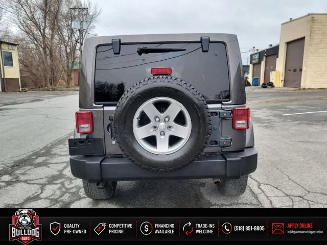 Used 2017 Jeep Wrangler Unlimited Rubicon w/ Connectivity Group AWD/4WD image 7