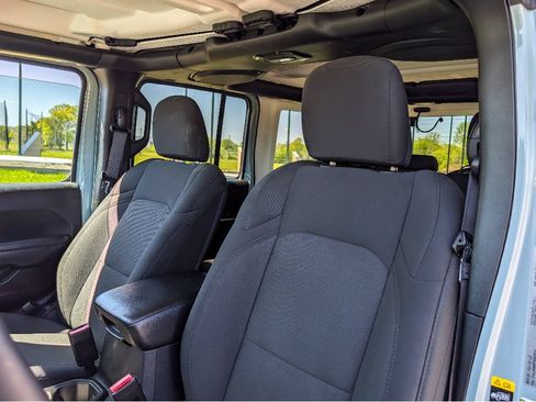 Used 2023 Jeep Wrangler Unlimited w/ Cold Weather Group AWD/4WD image 16