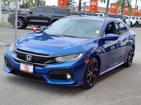 Used 2018 Honda Civic Sport Touring image 3