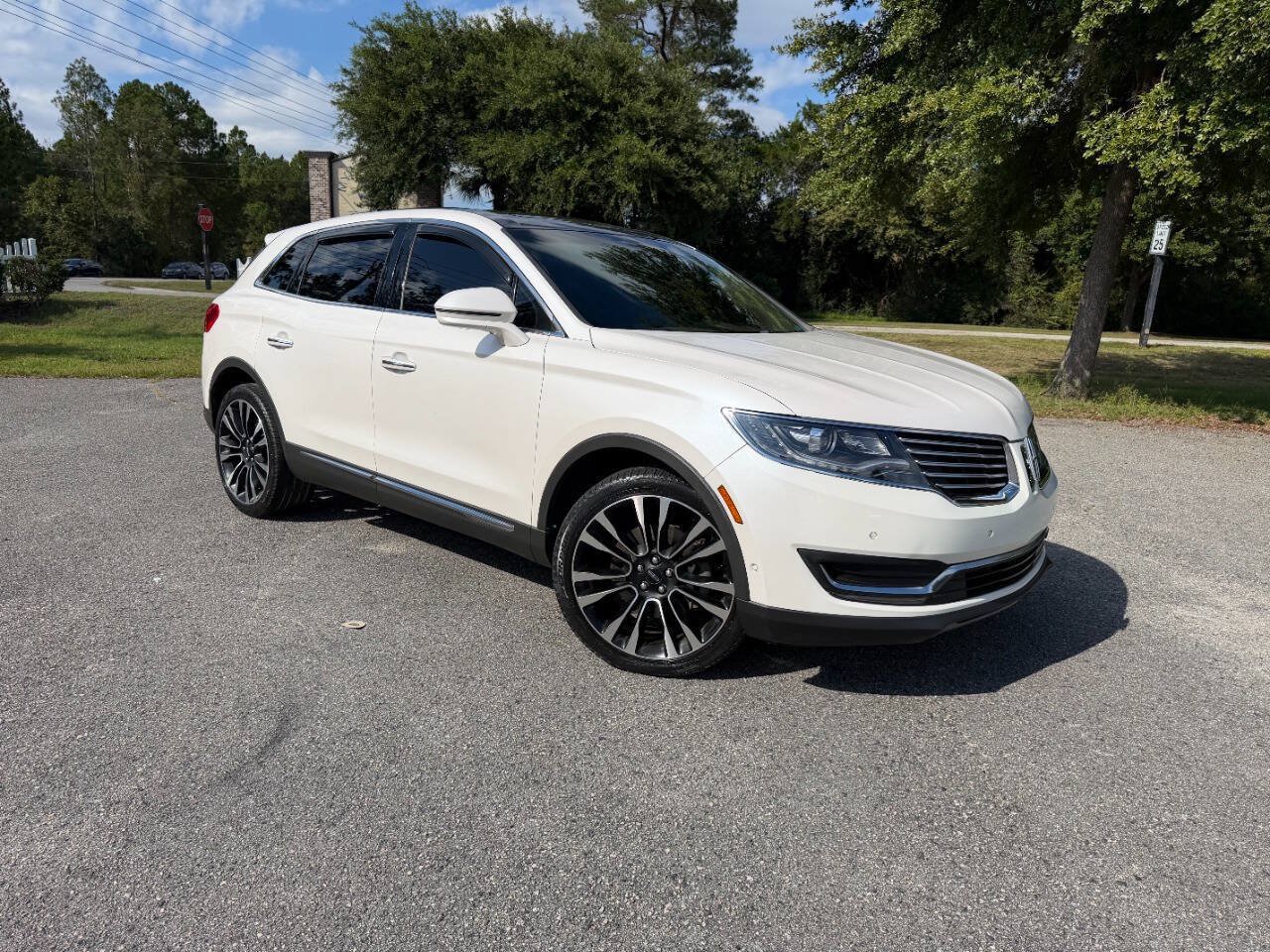 Used 2016 Lincoln MKX Reserve w/ Technology Package FWD image 8