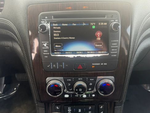 Used 2016 Chevrolet Traverse LT FWD image 16
