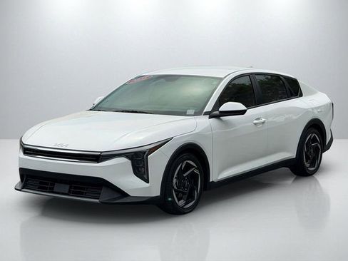 Certified 2025 Kia K4 EX FWD image 3