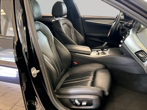 Used 2019 BMW 540i w/ M Sport Package RWD image 8