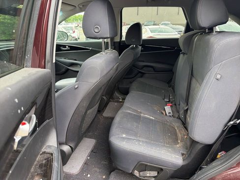 Used 2019 Kia Sorento LX AWD/4WD image 10