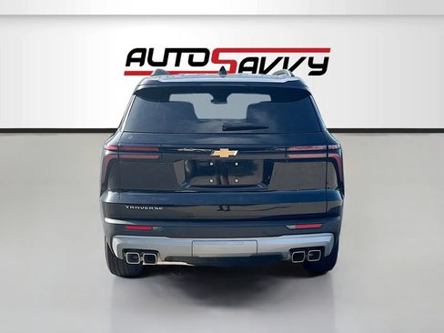 Used 2026 Chevrolet Traverse LT FWD image 6