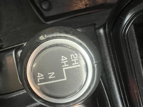 Used 2018 Jeep Wrangler Unlimited Sahara w/ Dual Top Group AWD/4WD image 25