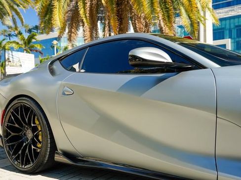 Used 2018 Ferrari 812 Superfast RWD image 34