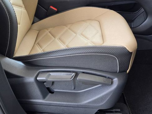 Used 2024 Volkswagen Atlas Cross Sport SE FWD image 26
