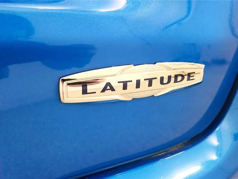 Used 2024 Jeep Compass Latitude AWD/4WD image 17