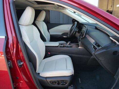 Used 2023 Lexus RX 350 AWD image 14