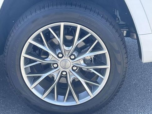 Used 2025 Jeep Grand Cherokee Summit image 7