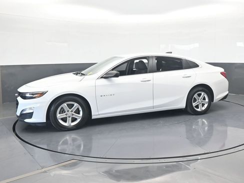 Used 2022 Chevrolet Malibu LS image 2