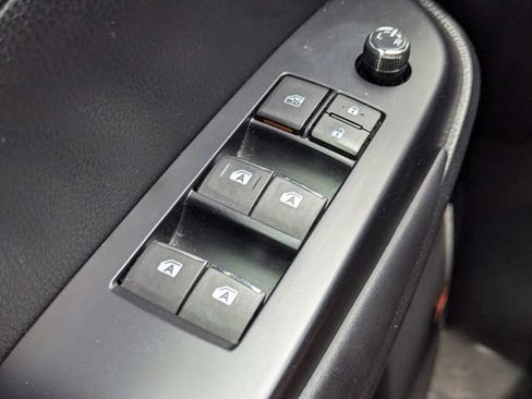 Used 2014 Toyota Highlander Limited Platinum FWD image 25