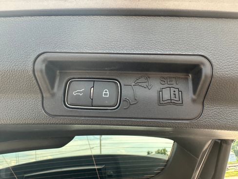 Used 2024 Ford Explorer XLT w/ Equipment Group 202A AWD/4WD image 34