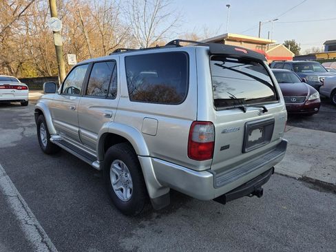 Used 2000 Toyota 4Runner Limited image 3