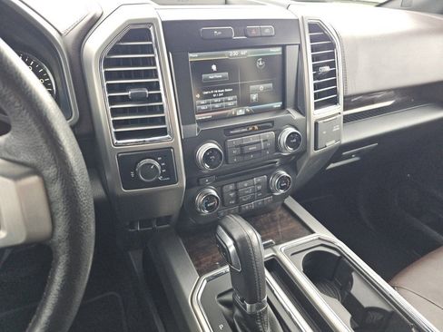 Used 2015 Ford F150 Platinum w/ Equipment Group 701A Luxury image 32