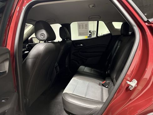 Used 2024 Chevrolet Trax LT FWD image 22