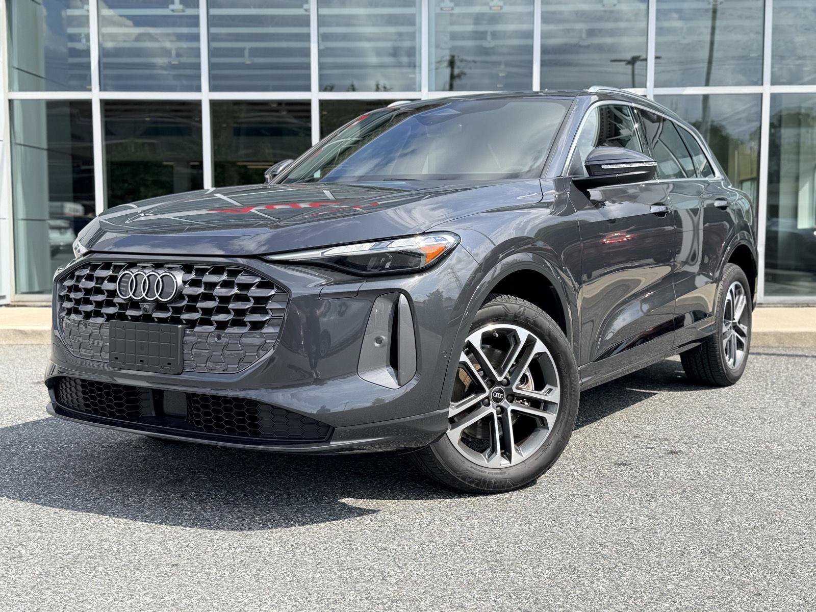 Certified 2025 Audi Q5 Premium w/ Convenience Package AWD/4WD image 2