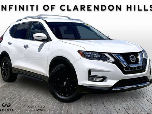 Used 2017 Nissan Rogue SV AWD/4WD image 1