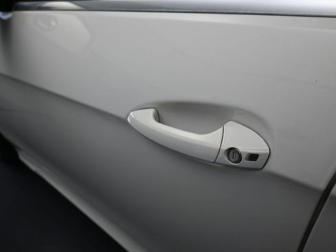 Used 2014 Mercedes-Benz E 350 Sedan image 33