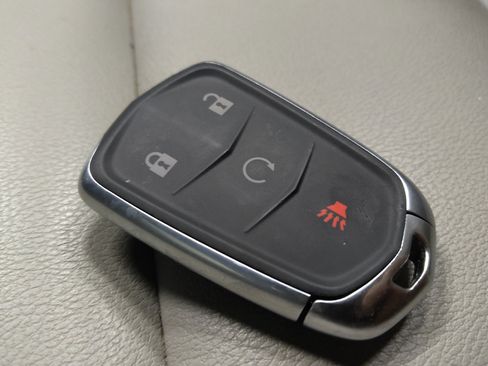 Used 2020 Cadillac XT4 Luxury FWD image 32