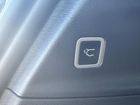 New 2025 Chrysler Pacifica Select FWD image 14