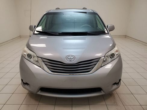 Used 2013 Toyota Sienna XLE AWD/4WD image 23