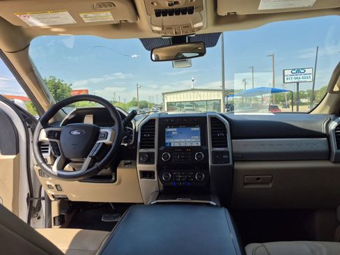 Used 2019 Ford F250 Lariat w/ Lariat Ultimate Package AWD/4WD image 28