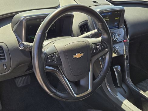 Used 2015 Chevrolet Volt FWD image 18