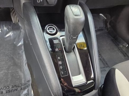 Used 2022 Nissan Versa SV image 27