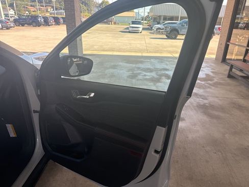 New 2025 Ford Escape ST-Line w/ Tech Pack #1 image 18