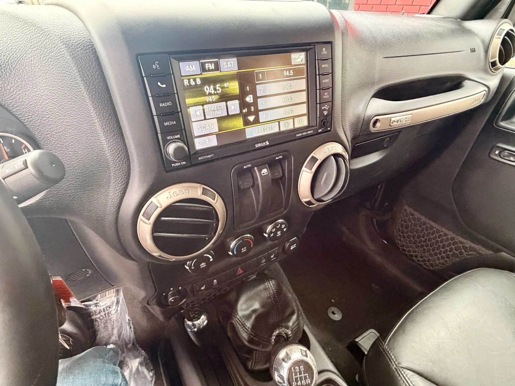 Used 2016 Jeep Wrangler Sahara AWD/4WD image 16