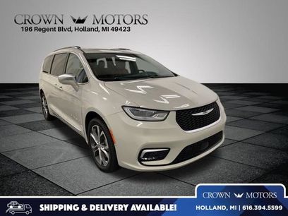 Used 2021 Chrysler Pacifica Pinnacle