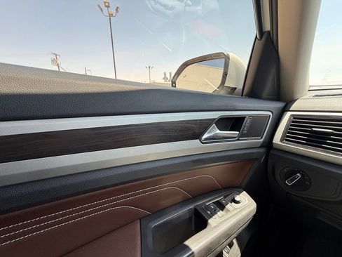 Used 2023 Volkswagen Atlas SE FWD image 16
