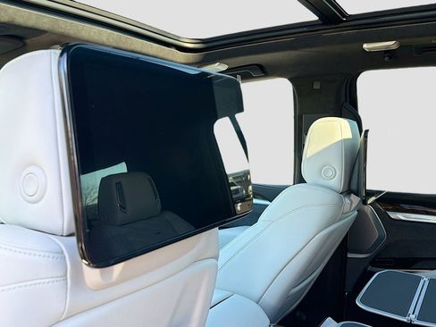 New 2026 Cadillac Escalade ESV Platinum Sport image 27