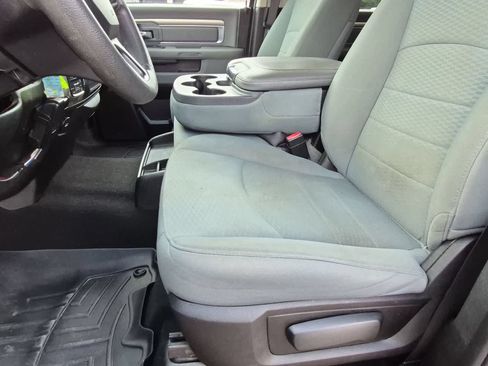 Used 2019 RAM 1500 Classic SLT AWD/4WD image 14