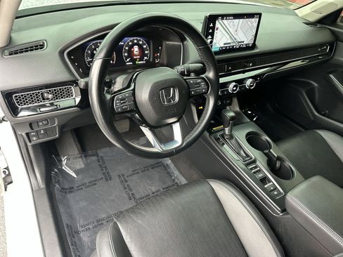 Used 2023 Honda Civic Touring image 2
