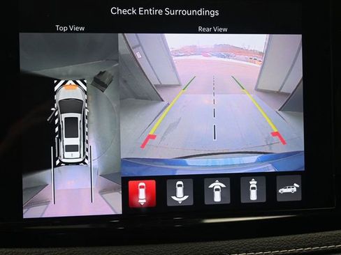 Used 2022 Chrysler Pacifica Touring-L w/ Uconnect Theater Family Group image 14